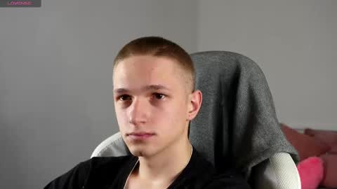 Dustyn online show from February 19, 2:44 pm