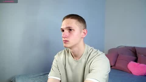 Dustyn online show from February 27, 7:04 pm