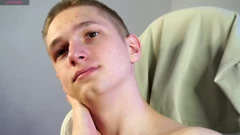 Dustyn online show from February 28, 10:39 pm