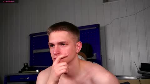 Dustyn online show from November 28, 3:25 pm