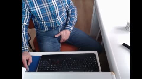 dutchpornking2 online show from January 1, 12:55 pm