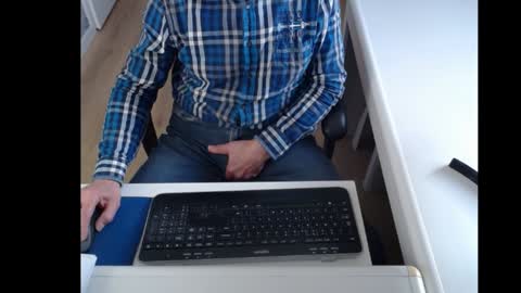 dutchpornking2 online show from January 2, 11:31 am