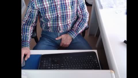 dutchpornking2 online show from January 14, 7:59 am