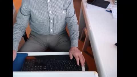 dutchpornking2 online show from February 12, 7:36 am