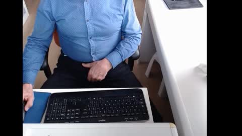 dutchpornking2 online show from March 21, 7:35 am