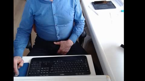 dutchpornking2 online show from March 22, 8:07 am