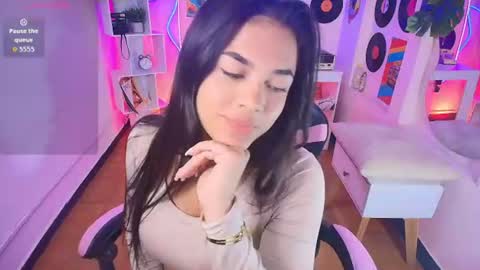 Snapshot of duulce_mia chatting on July 15, 11:37 am duulce_mia online show from July 15, 11:37 am