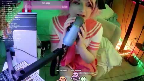 DvaDaisy online show from October 10, 9:36 pm