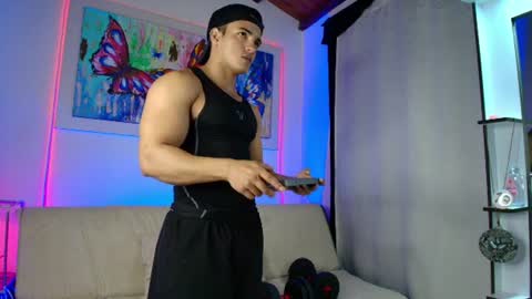 Snapshot of dwayne_esteven10 chatting on June 20, 11:51 pm dwayne_esteven10 online show from June 20, 11:51 pm