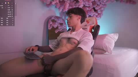 Dwayne xx online show from July 7, 5:50 pm