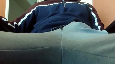 Snapshot of dweav240 chatting on February 26, 7:05 pm dweav240 online show from February 26, 7:05 pm