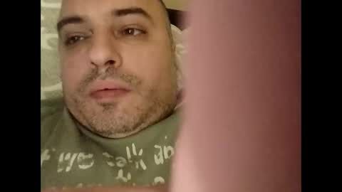 Snapshot of dwizziz chatting on November 27, 2:24 am Ivan online show from November 27, 2:24 am