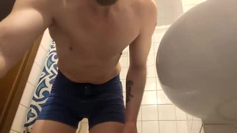 Snapshot of dwtemy06 chatting on March 29, 3:56 pm dwtemy06 online show from March 29, 3:56 pm