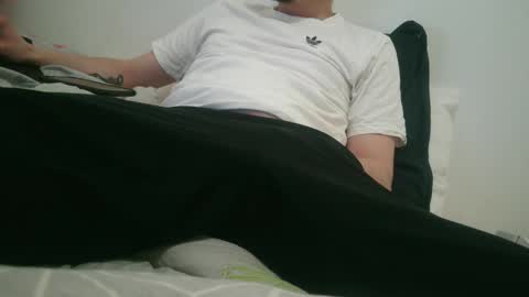 dy22__ online show from February 19, 7:48 pm