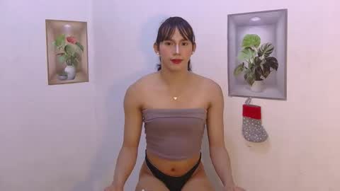 dy_namite online show from January 7, 7:27 pm