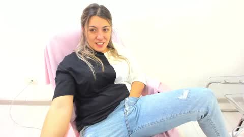 Snapshot of dyanakaylin chatting on December 2, 1:03 am dayana online show from December 2, 1:03 am