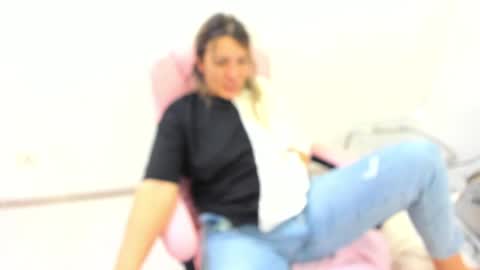 Snapshot of dyanakaylin chatting on December 2, 4:09 am dayana online show from December 2, 4:09 am