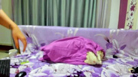 Snapshot of dyanakaylin chatting on December 5, 4:53 am dayana online show from December 5, 4:53 am