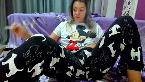Snapshot of dyanakaylin chatting on December 13, 5:05 am dayana online show from December 13, 5:05 am