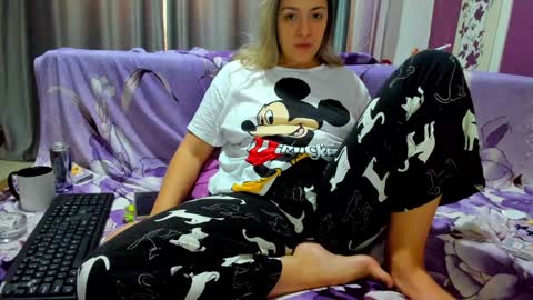 Snapshot of dyanakaylin chatting on December 13, 8:09 am dayana online show from December 13, 8:09 am