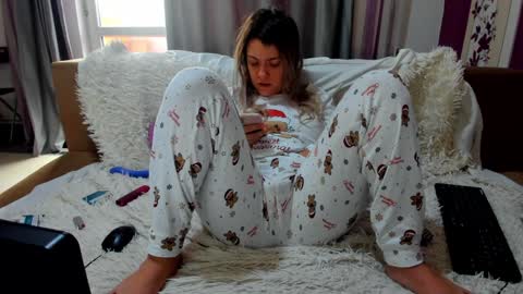 Snapshot of dyanakaylin chatting on January 12, 7:21 am dayana online show from January 12, 7:21 am