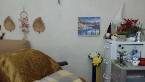 Snapshot of dyannelovee chatting on February 12, 7:35 pm Dyanne online show from February 12, 7:35 pm