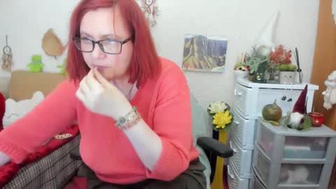 Snapshot of dyannelovee chatting on March 2, 9:54 pm Dyanne online show from March 2, 9:54 pm