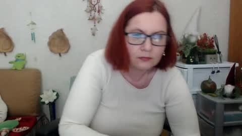 Snapshot of dyannelovee chatting on March 8, 4:17 pm Dyanne online show from March 8, 4:17 pm