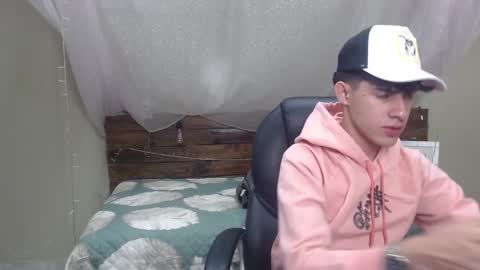 dyla_n18_ online show from January 19, 7:58 pm