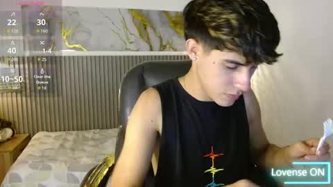 dyla_n18_ online show from November 8, 7:56 pm