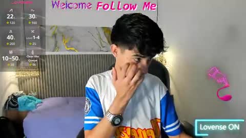 dyla_n18_ online show from June 24, 7:57 pm