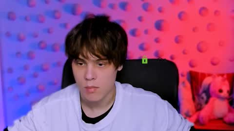 dylan_bold online show from December 3, 9:51 am