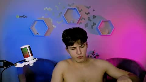 dylan_bold online show from December 3, 9:57 pm