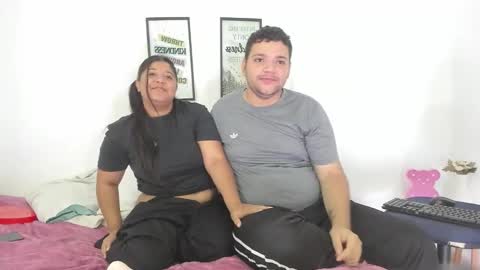 Snapshot of dylan_bonnie chatting on December 4, 3:21 pm dylan_bonnie online show from December 4, 3:21 pm