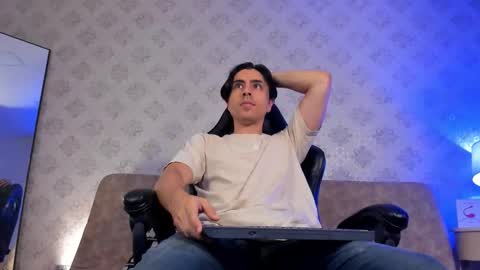 Snapshot of dylan_cross_ chatting on September 22, 11:23 am Dylan online show from September 22, 11:23 am