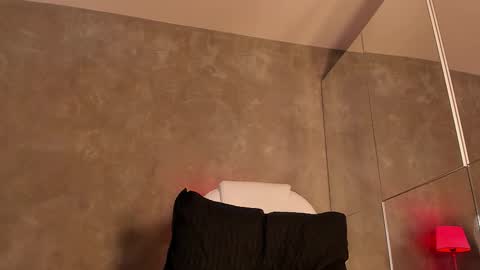 Dylan online show from December 5, 11:19 am