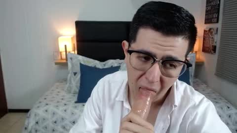  DYLAN SANTIAGO  online show from February 6, 10:13 pm