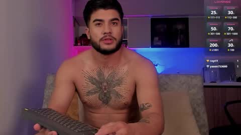 Snapshot of dylan_spencer chatting on February 22, 12:45 am Bryan model independient online show from February 22, 12:45 am