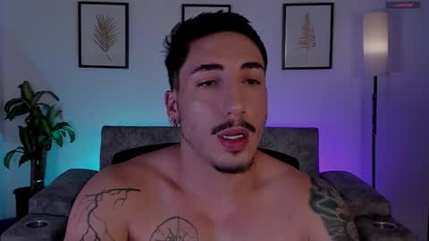 Snapshot of dylan_spencer chatting on March 11, 12:38 am Bryan model independient online show from March 11, 12:38 am