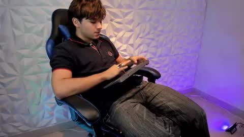 Dylan online show from December 19, 8:05 pm