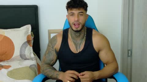 Snapshot of dylanrivera_ chatting on April 14, 11:22 pm Dylan Rivera online show from April 14, 11:22 pm