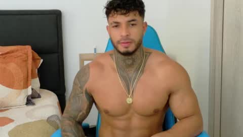 Snapshot of dylanrivera_ chatting on April 16, 4:19 pm Dylan Rivera online show from April 16, 4:19 pm