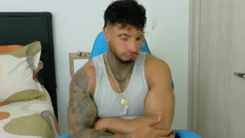 Snapshot of dylanrivera_ chatting on April 18, 2:48 am Dylan Rivera online show from April 18, 2:48 am