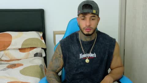 Snapshot of dylanrivera_ chatting on April 21, 12:56 am Dylan Rivera online show from April 21, 12:56 am