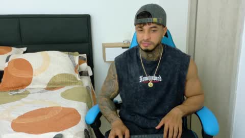 Snapshot of dylanrivera_ chatting on April 21, 1:42 am Dylan Rivera online show from April 21, 1:42 am