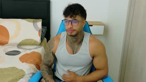 Snapshot of dylanrivera_ chatting on June 17, 1:08 am Dylan Rivera online show from June 17, 1:08 am