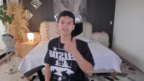 Snapshot of dylanroyce_ chatting on March 6, 12:12 pm dylanroyce_ online show from March 6, 12:12 pm