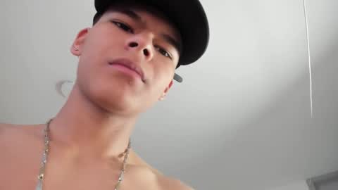 Snapshot of dylanroyce_ chatting on March 7, 12:02 pm dylanroyce_ online show from March 7, 12:02 pm