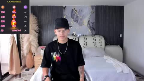 Snapshot of dylanroyce_ chatting on March 17, 12:30 pm dylanroyce_ online show from March 17, 12:30 pm