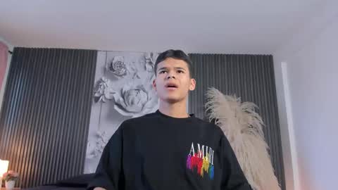 Snapshot of dylanroyce_ chatting on March 22, 12:52 pm dylanroyce_ online show from March 22, 12:52 pm